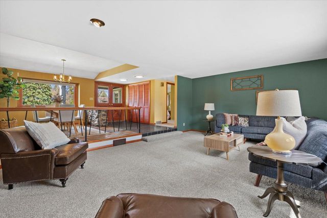 17505 Azure LANE, Brookfield, WI 53045