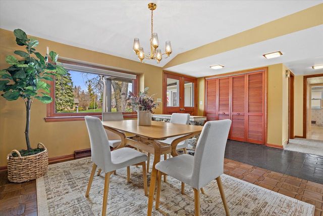 17505 Azure LANE, Brookfield, WI 53045