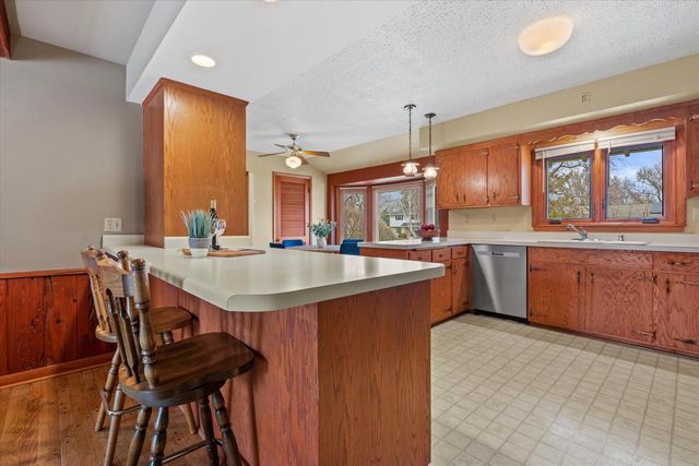 17505 Azure LANE, Brookfield, WI 53045