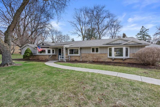 17505 Azure LANE, Brookfield, WI 53045