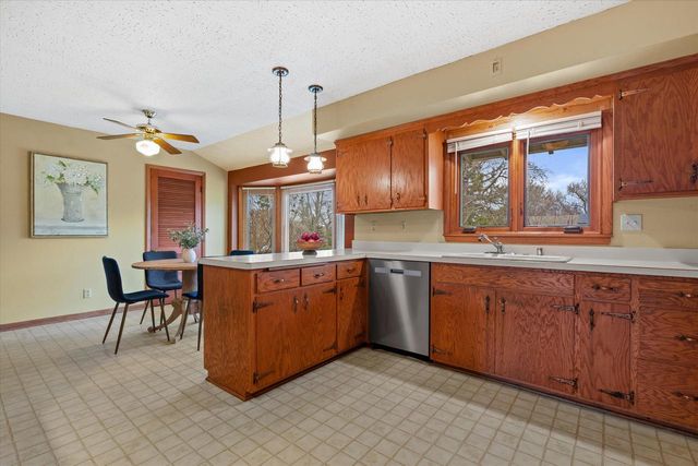 17505 Azure LANE, Brookfield, WI 53045