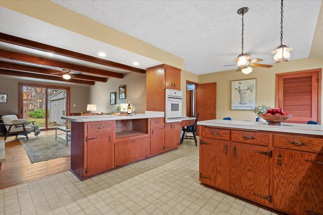 17505 Azure LANE, Brookfield, WI 53045