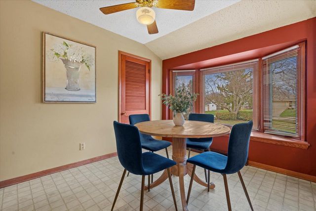 17505 Azure LANE, Brookfield, WI 53045