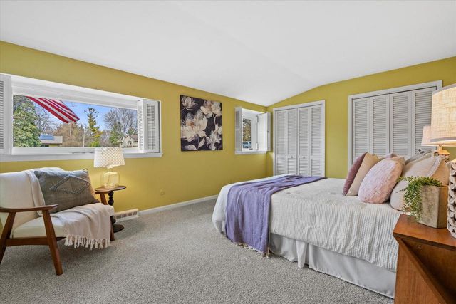 17505 Azure LANE, Brookfield, WI 53045