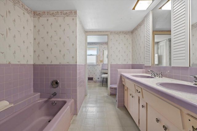 17505 Azure LANE, Brookfield, WI 53045