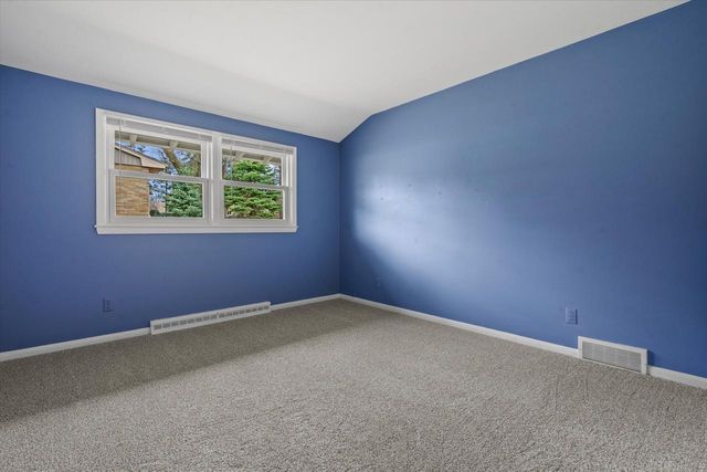17505 Azure LANE, Brookfield, WI 53045