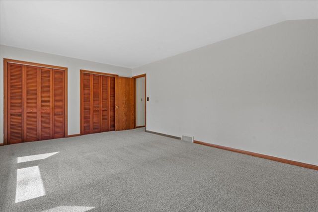 17505 Azure LANE, Brookfield, WI 53045
