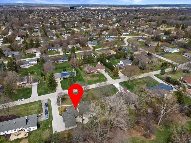 17505 Azure LANE, Brookfield, WI 53045