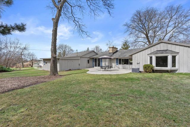 17505 Azure LANE, Brookfield, WI 53045