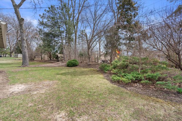 17505 Azure LANE, Brookfield, WI 53045