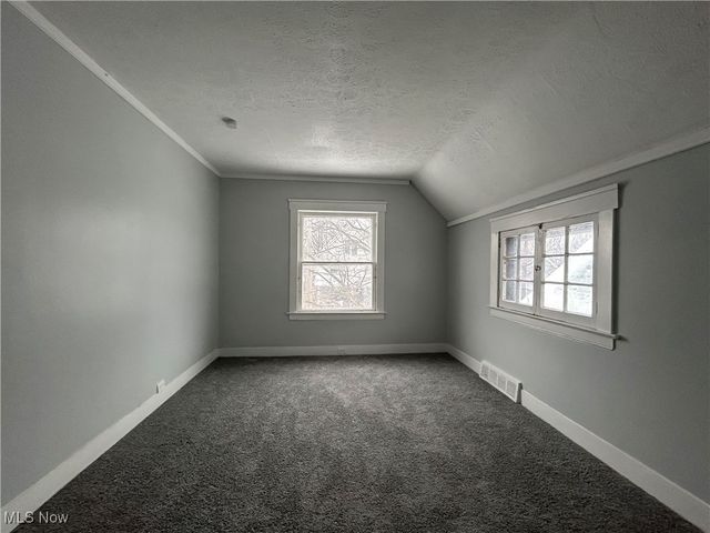 3233 W 94th Street UP, Cleveland, OH 44102