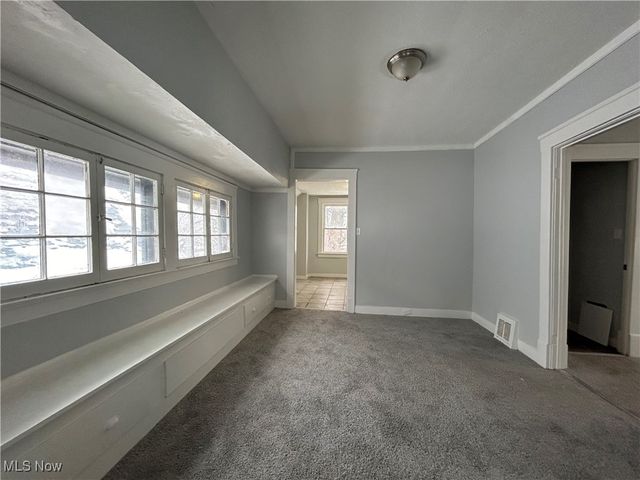 3233 W 94th Street UP, Cleveland, OH 44102