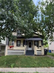 3233 W 94th Street UP, Cleveland, OH 44102