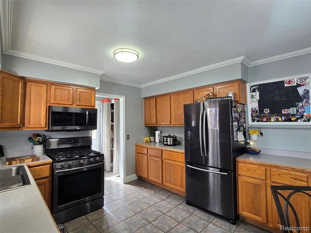 2909 Central Boulevard, Milford, MI 48380