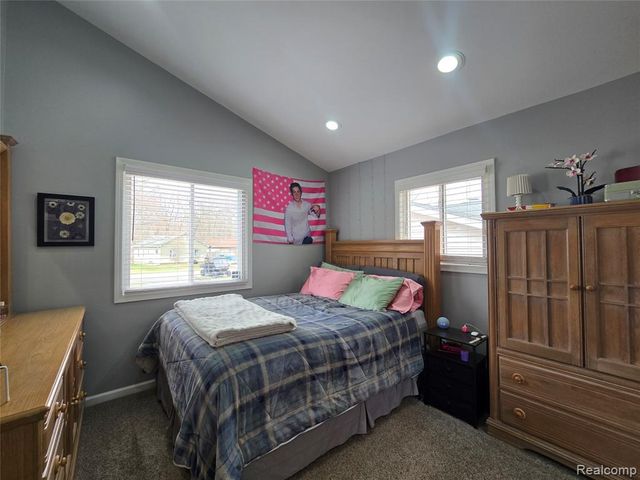 2909 Central Boulevard, Milford, MI 48380