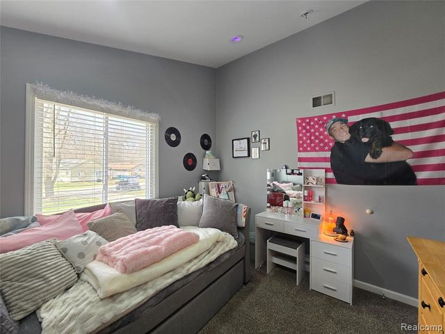 2909 Central Boulevard, Milford, MI 48380