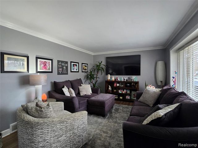 2909 Central Boulevard, Milford, MI 48380