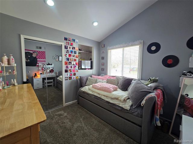 2909 Central Boulevard, Milford, MI 48380