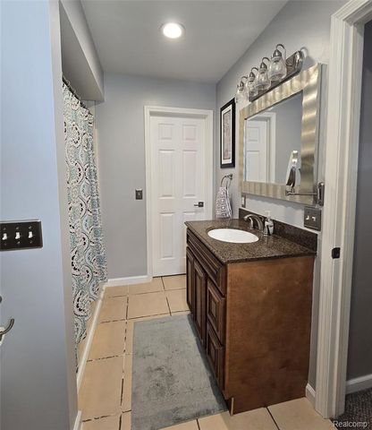 2909 Central Boulevard, Milford, MI 48380