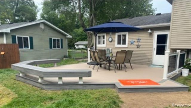 2909 Central Boulevard, Milford, MI 48380