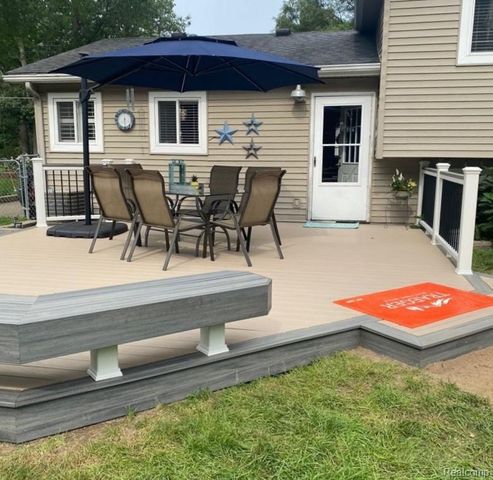 2909 Central Boulevard, Milford, MI 48380