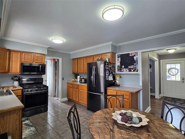 2909 Central Boulevard, Milford, MI 48380