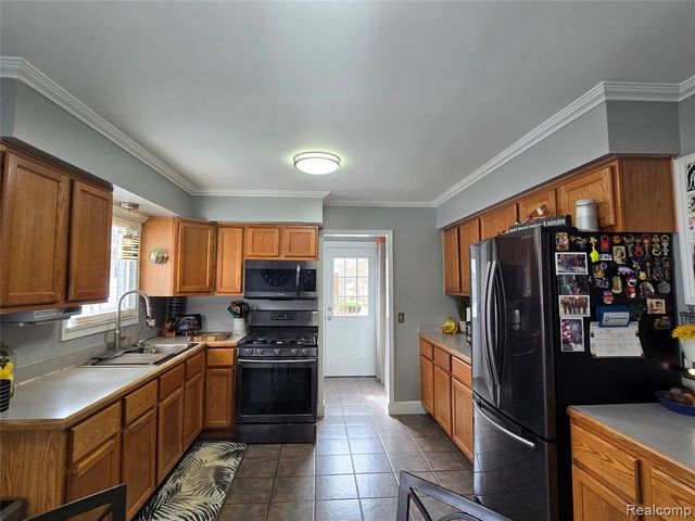 2909 Central Boulevard, Milford, MI 48380