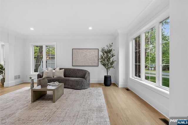 22 Northwood Avenue, Demarest, NJ 07627