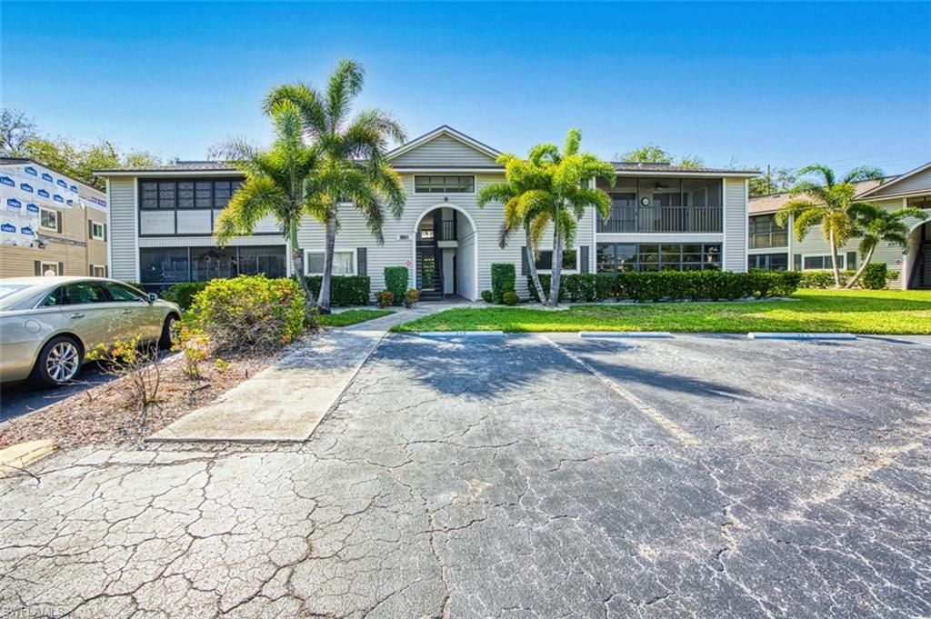 8061 S Woods CIR 4, FORT MYERS, FL 33919 — photo 2