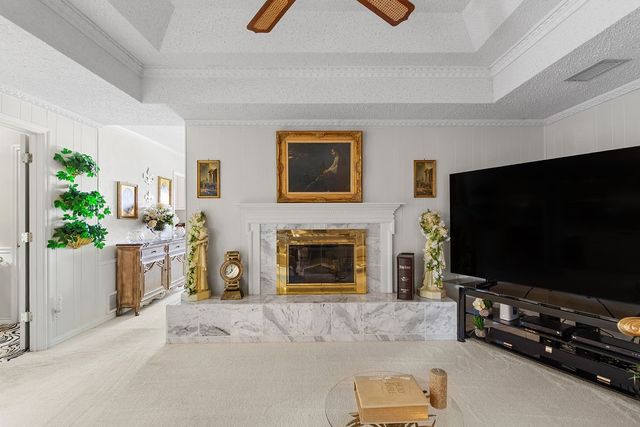 109 Oak Forest Trail, Euless, TX 76039