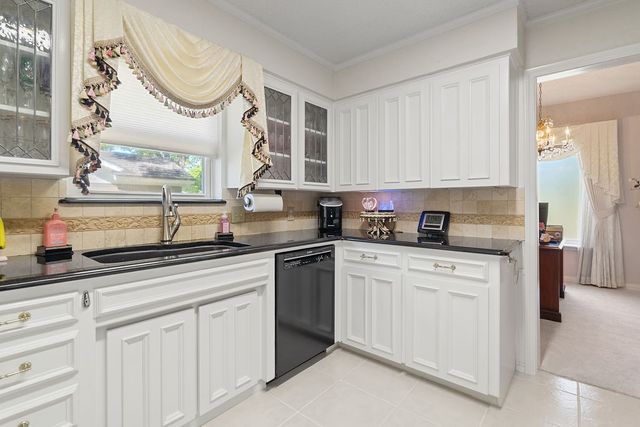 109 Oak Forest Trail, Euless, TX 76039