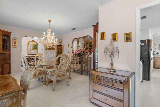 109 Oak Forest Trail, Euless, TX 76039