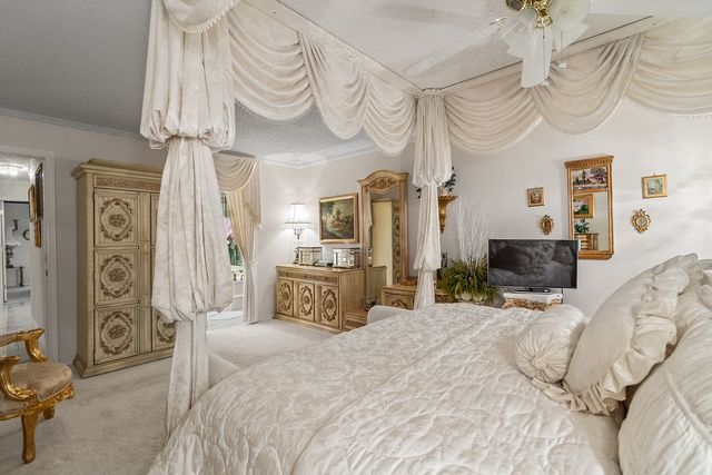 109 Oak Forest Trail, Euless, TX 76039