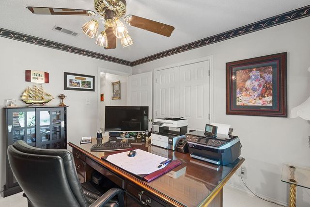 109 Oak Forest Trail, Euless, TX 76039