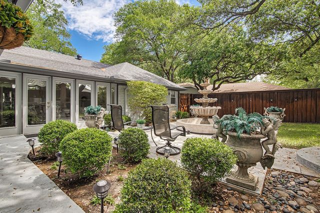 109 Oak Forest Trail, Euless, TX 76039