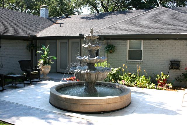 109 Oak Forest Trail, Euless, TX 76039