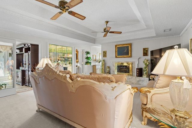 109 Oak Forest Trail, Euless, TX 76039