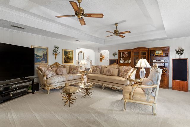 109 Oak Forest Trail, Euless, TX 76039