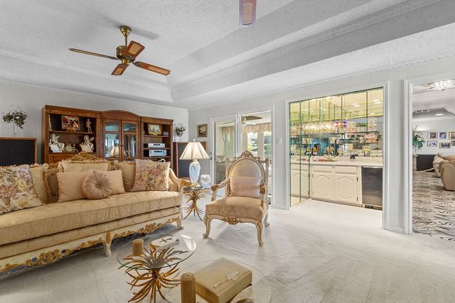 109 Oak Forest Trail, Euless, TX 76039