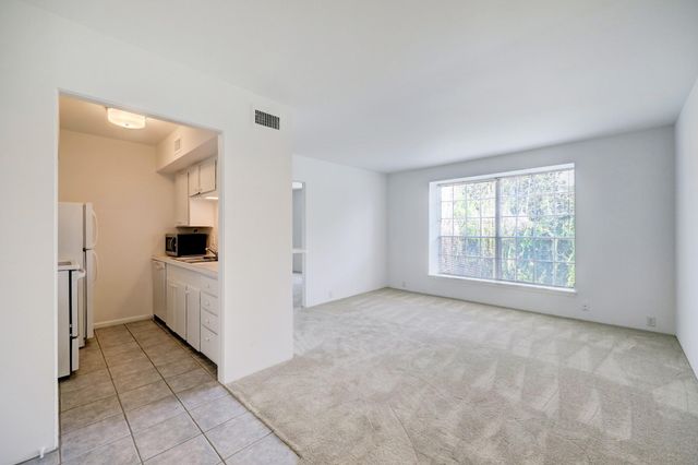 5353 Institute Lane 29, Houston, TX 77005