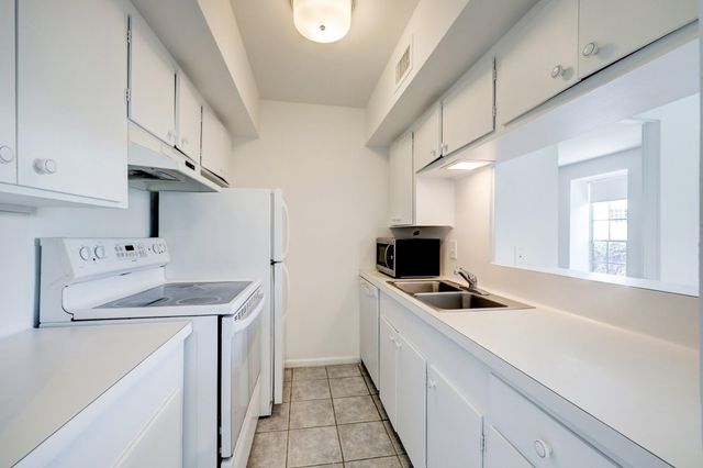 5353 Institute Lane 29, Houston, TX 77005