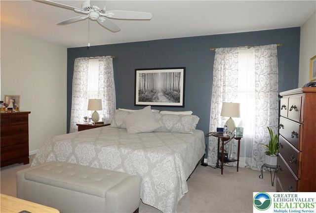 6007 Timberknoll Drive, Lower Macungie Twp, PA 18062