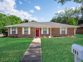 501 Edgewood Avenue, Corsicana, TX 75110