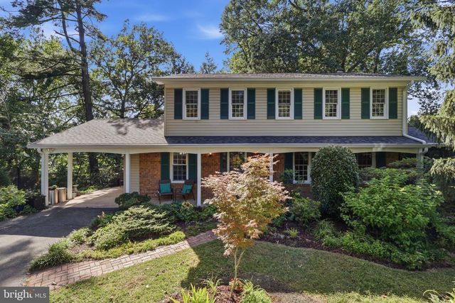 12024 CHEVIOT DR, Herndon, VA 20170