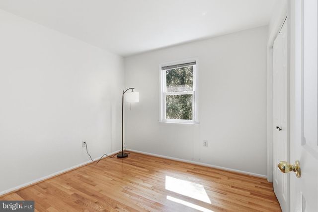 12024 CHEVIOT DR, Herndon, VA 20170