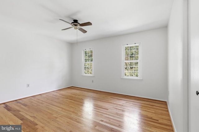 12024 CHEVIOT DR, Herndon, VA 20170