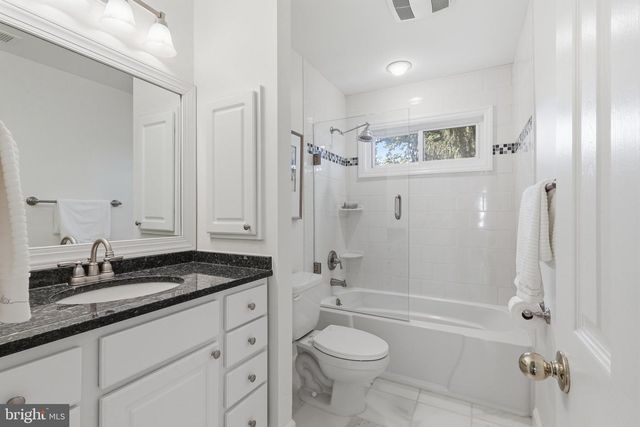 12024 CHEVIOT DR, Herndon, VA 20170