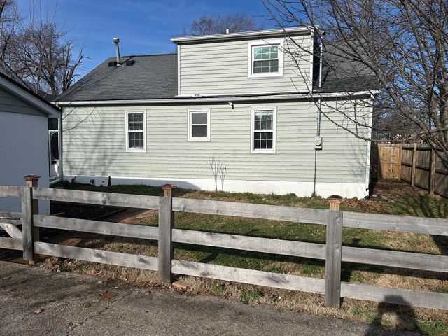 2100 Clays Mill Road, Lexington, KY 40503