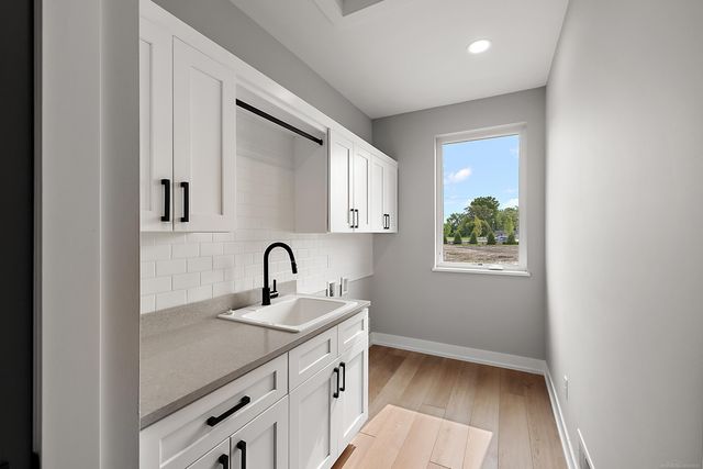 5793 Heights Boulevard, Sterling Heights, MI 48314