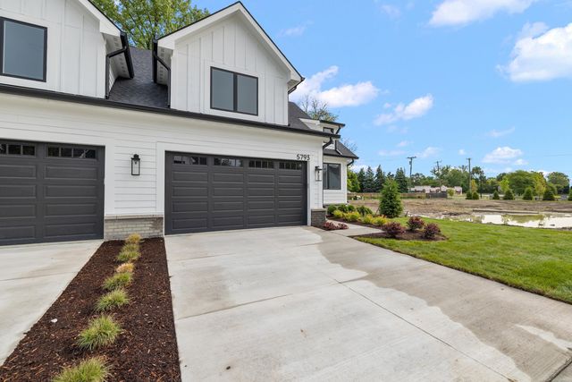 5793 Heights Boulevard, Sterling Heights, MI 48314